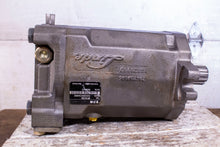 Load image into Gallery viewer, Eaton Linde HMF 135-02 0000 Hydraulic Axial Piston Motor