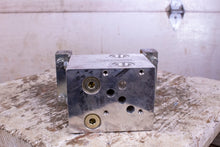 Load image into Gallery viewer, Daman 0320 AD05P013S/C Valve Manifold