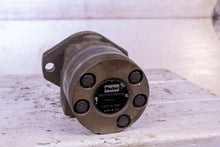 Load image into Gallery viewer, Parker TB0050AS100AAAB Hydraulic Motor