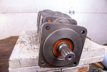 Load image into Gallery viewer, Commercial R7 06929 -5/95 Hydraulic Pump