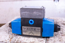 Load image into Gallery viewer, Vickers 02-119752 Directional Control Valve DG4S4W-016C-B-60