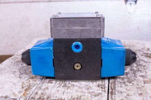 Load image into Gallery viewer, Vickers 02-119752 Directional Control Valve DG4S4W-016C-B-60