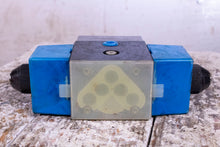 Load image into Gallery viewer, Vickers 02-119752 Directional Control Valve DG4S4W-016C-B-60