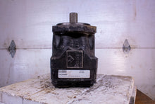 Load image into Gallery viewer, Veljan VM4SD-128-3N00-B502 Hydraulic Vane Pump