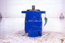 Load image into Gallery viewer, Veljan Hydraulic Vane Motor 101799211 M4C0551N00A102