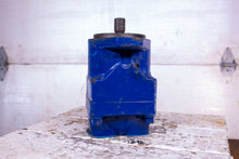 Load image into Gallery viewer, Veljan Hydraulic Vane Motor 101799211 M4C0551N00A102