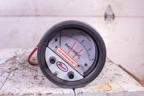 Dwyer Photohelic Cat No. A 3004 C PRESSURE GAUGE