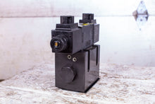 Load image into Gallery viewer, Parker D31VW020D4NYW Hydraulic Valve