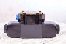 Load image into Gallery viewer, Eaton Vickers DG4V-3-6C-VM-FW-B6-60 871255 Hydraulic Valve