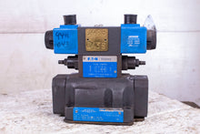 Load image into Gallery viewer, Eaton Vickers 02-154336 DG5S4-040C2M-U-B5-60 Hydraulic Valve