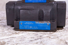 Load image into Gallery viewer, Eaton Vickers 02-154336 DG5S4-040C2M-U-B5-60 Hydraulic Valve