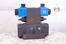 Load image into Gallery viewer, Eaton Vickers 02-154336 DG5S4-040C2M-U-B5-60 Hydraulic Valve