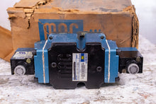 Load image into Gallery viewer, Mac Valve 6531A-000-PM-114DA Pneumatic Solenoid Valve