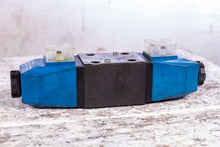 Load image into Gallery viewer, Vickers DG4V-3-2N HM U 1 D 7 30 EU38 Solenoid Hydraulic Valve