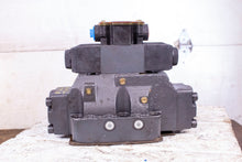Load image into Gallery viewer, Vickers DG5V-8-H-4C-R-VM-FW-B-10 02-390226 Hydraulic Valve