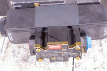 Load image into Gallery viewer, Vickers DG5V-8-H-4C-R-VM-FW-B-10 02-390226 Hydraulic Valve