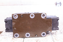 Load image into Gallery viewer, Vickers DG5V-8-H-4C-R-VM-FW-B-10 02-390226 Hydraulic Valve