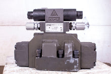Load image into Gallery viewer, HYVAIR MODEL D08SDC-3A-115A-35 D03-FC1-AB-MO Hydraulic Valve