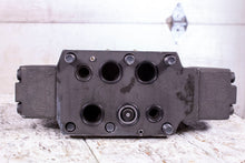 Load image into Gallery viewer, HYVAIR MODEL D08SDC-3A-115A-35 D03-FC1-AB-MO Hydraulic Valve
