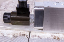Load image into Gallery viewer, Sun Hydraulics XRIM LAN HA211 1BB8-A2 PNEUMATIC VALVE