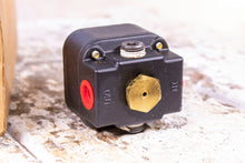 Load image into Gallery viewer, NORGREN 11-018-101 Regulator