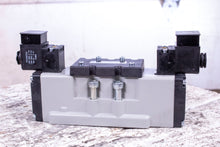 Load image into Gallery viewer, Parker H32WXBBL53D Solenoid Valve