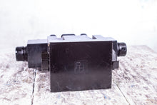 Load image into Gallery viewer, Parker D31VW00901VYC Directional Control Valve