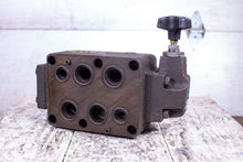 Load image into Gallery viewer, Vickers Pressure Reducing Valve F3 DGX H06 1 60 523122 Pressure Control Valve