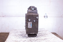 Load image into Gallery viewer, Vickers Pressure Reducing Valve F3 DGX H06 1 60 523122 Pressure Control Valve