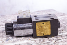Load image into Gallery viewer, Rexroth WF4WE6D6X/EW22ORN9Z55L Hydraulic Valve