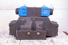 Load image into Gallery viewer, Vickers DG5V-8-S-2C-M-U-B-10 02-329123 Hydraulic Valve