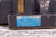 Load image into Gallery viewer, Vickers DG5S-8-2A-M-FU-B5-30 02-126467 Hydraulic Valve