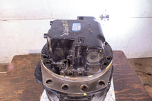 Load image into Gallery viewer, Poclain MW14-4222-3G70-7721-5000 Hydraulic Motor