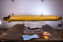 Load image into Gallery viewer, Cat Cylinder 1G-8277