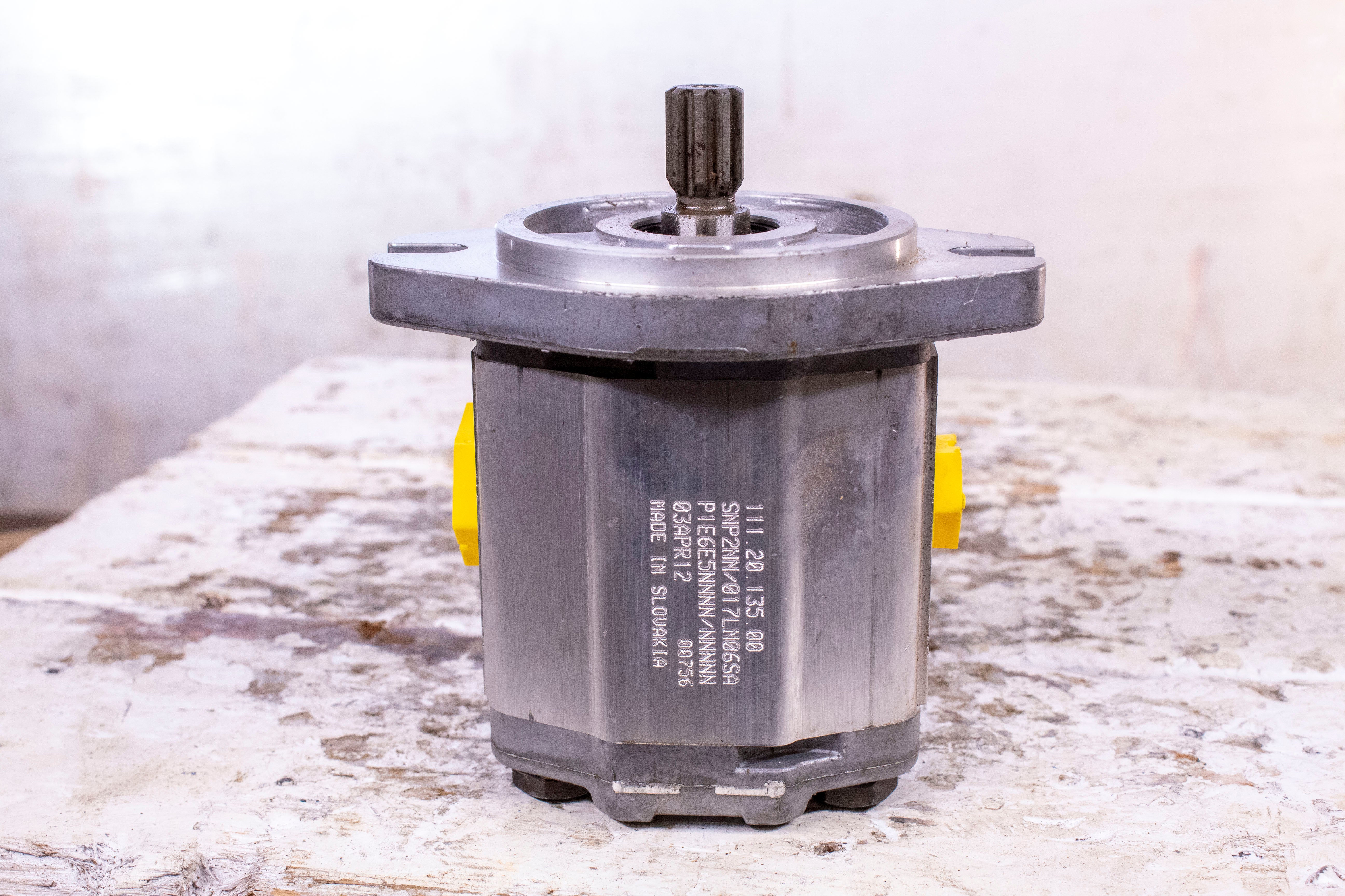 Case 580L, 580M, 580N Swing Cylinder (New) -- 188027A2 | Bro