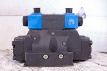 Load image into Gallery viewer, Vickers DG5V-8-S-3C-ETM-U-B-10 02-357561 Hydraulic Valve