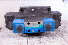 Load image into Gallery viewer, Vickers DG5V-8-S-3C-ETM-U-B-10 02-357561 Hydraulic Valve
