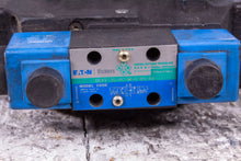 Load image into Gallery viewer, Vickers DG5V-8-S-3C-ETM-U-B-10 02-357561 Hydraulic Valve