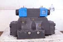 Load image into Gallery viewer, Vickers DG5V-8-S-2C-M-U-B-10 02-329127 Hydraulic Valve
