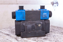 Load image into Gallery viewer, Eaton Vickers DG5S4-046C-M-U-B5-60 directional control valve