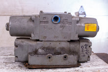 Load image into Gallery viewer, Abex Denison D1D12 33 203 04 03 TC08-120VS5 Directional Control Valve