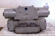 Load image into Gallery viewer, Abex Denison D1D12 33 203 04 03 TC08-120VS5 Directional Control Valve