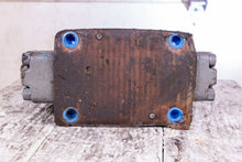 Load image into Gallery viewer, Abex Denison D1D12 33 203 04 03 TC08-120VS5 Directional Control Valve