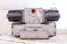 Load image into Gallery viewer, Abex Denison D1D12 33 203 04 03 T008-120VS Directional Control Valve