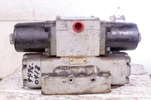 Load image into Gallery viewer, Abex Denison D1D12 33 203 04 03 T008-120VS Directional Control Valve