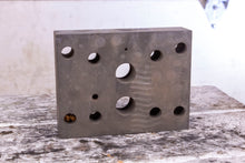 Load image into Gallery viewer, Parker SPR6V6 Manifold Block Sub Plate