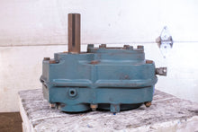 Load image into Gallery viewer, Dodge SCXT215 Torque-arm Screw Conveyor Speed Reducer 14.1:1 12.93hp 352065