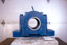 Load image into Gallery viewer, SKF SAF 528 Pillow Block Housing - Four-Bolt Base, Split Pillow Block, Cast Iron