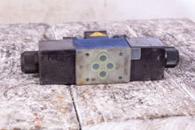 Load image into Gallery viewer, Rexroth R900578218 Hydraulic Directional Valve