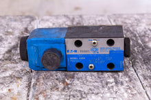 Load image into Gallery viewer, Vickers DG4V-3-0A-M-U-B6-60 871076 Solenoid Valve